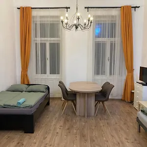 Roland Downtown - Buda Appartamento Budapest
